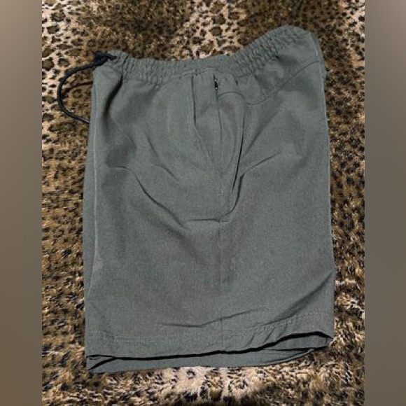 Men’s Small Army Green Stretchtech Shorts Super Nice Great Material - Picture 15 of 17
